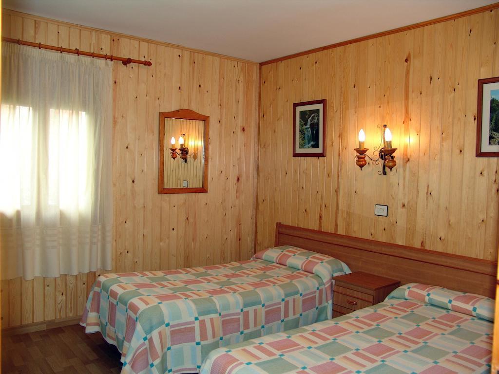 Hostal Pirineos Sarvisé Room photo