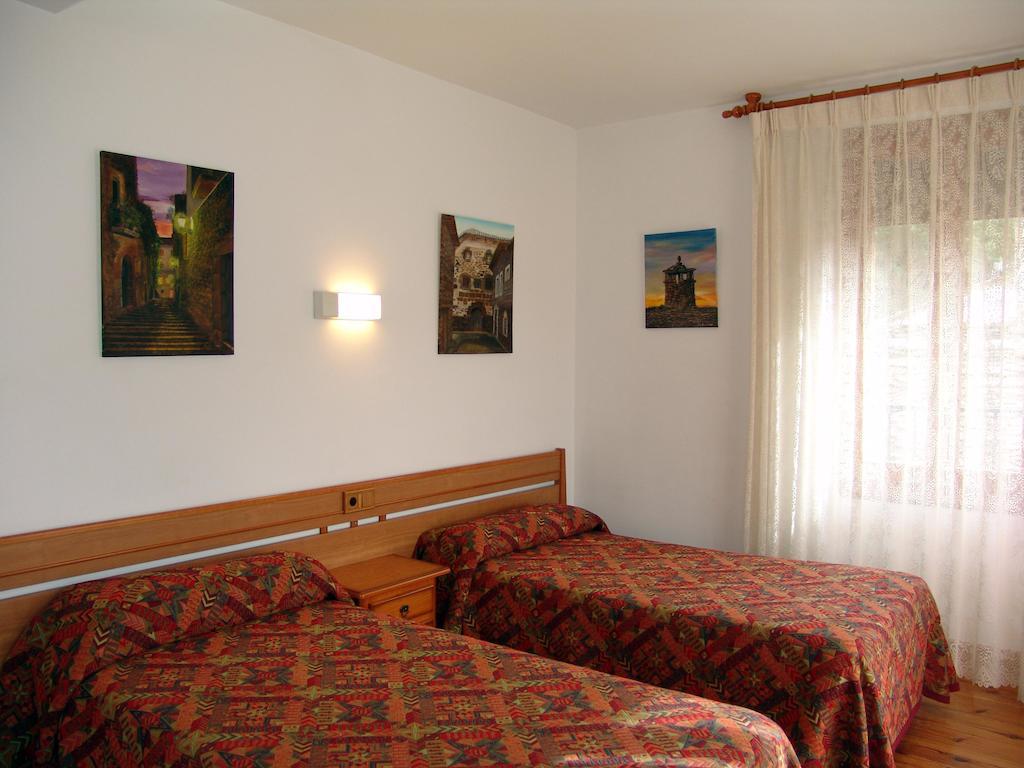 Hostal Pirineos Sarvisé Room photo